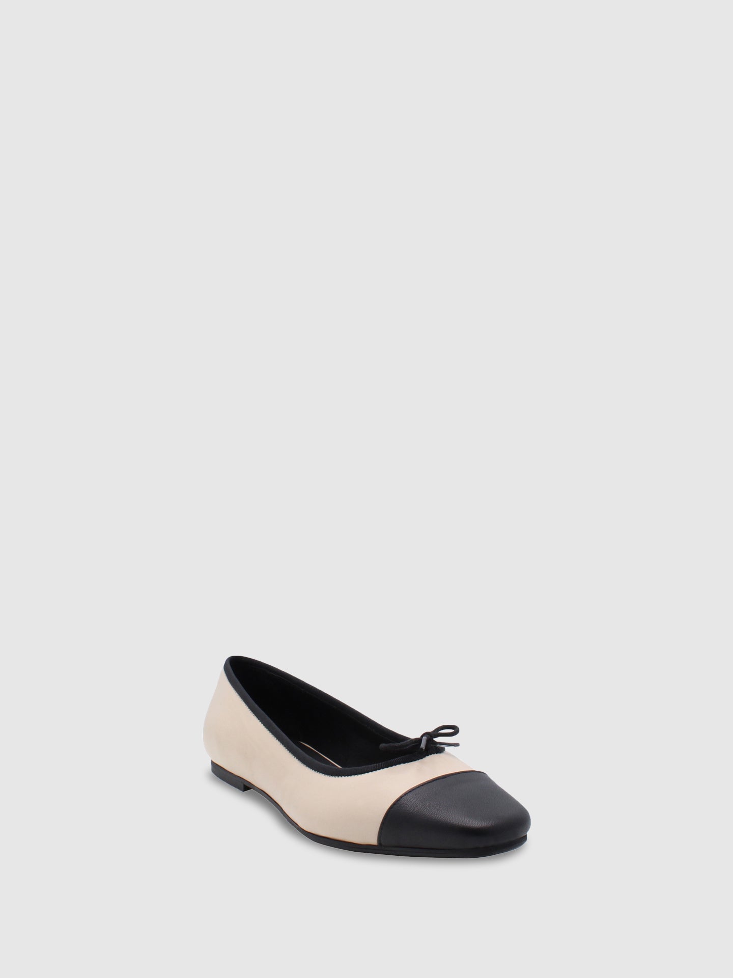 JJ Heitor Beige/Black Bow Ballerinas